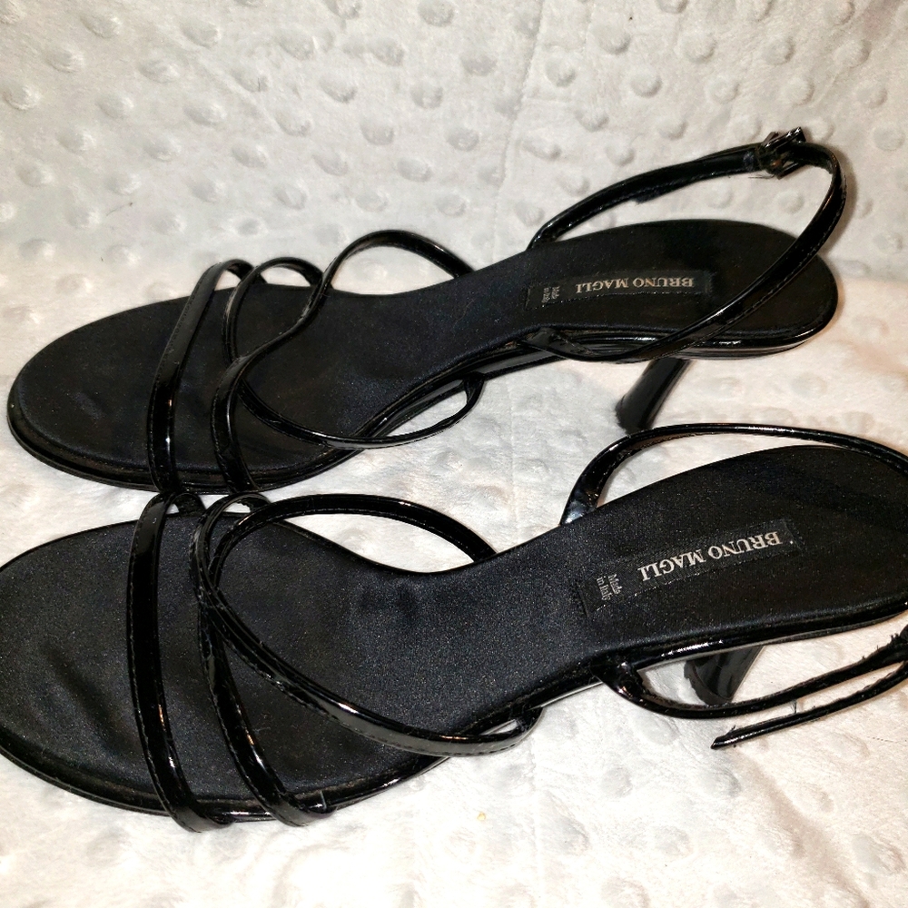 Bruno Magli 7 1/2 black strappy heels - Picture 2 of 15